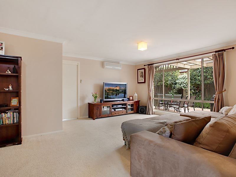 6 Joan Place, Currans Hill NSW 2567