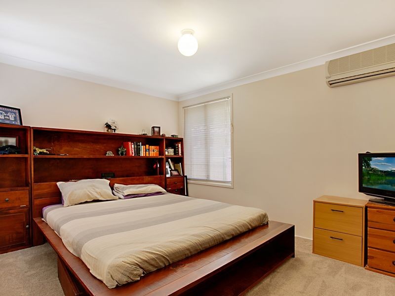 12 Briggs Place, St Helens Park NSW 2560
