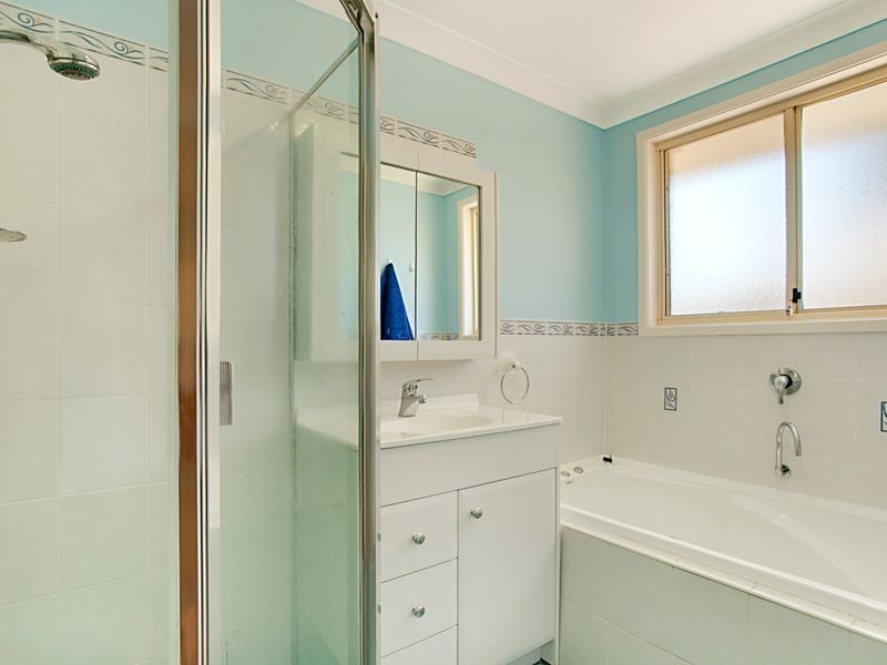 12 Briggs Place, St Helens Park NSW 2560