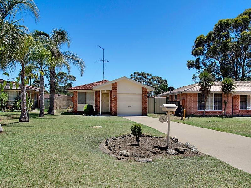 12 Briggs Place, St Helens Park NSW 2560