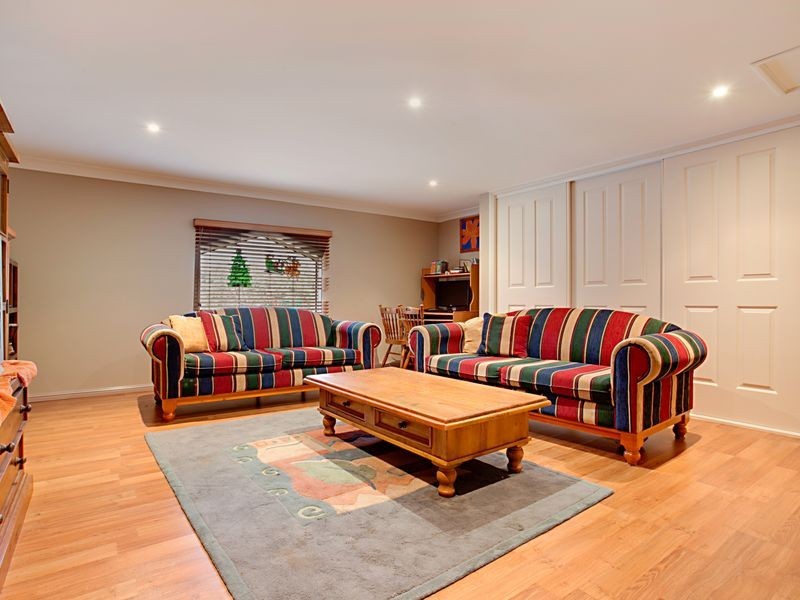 28 Kurrajong Circuit, Mount Annan NSW 2567