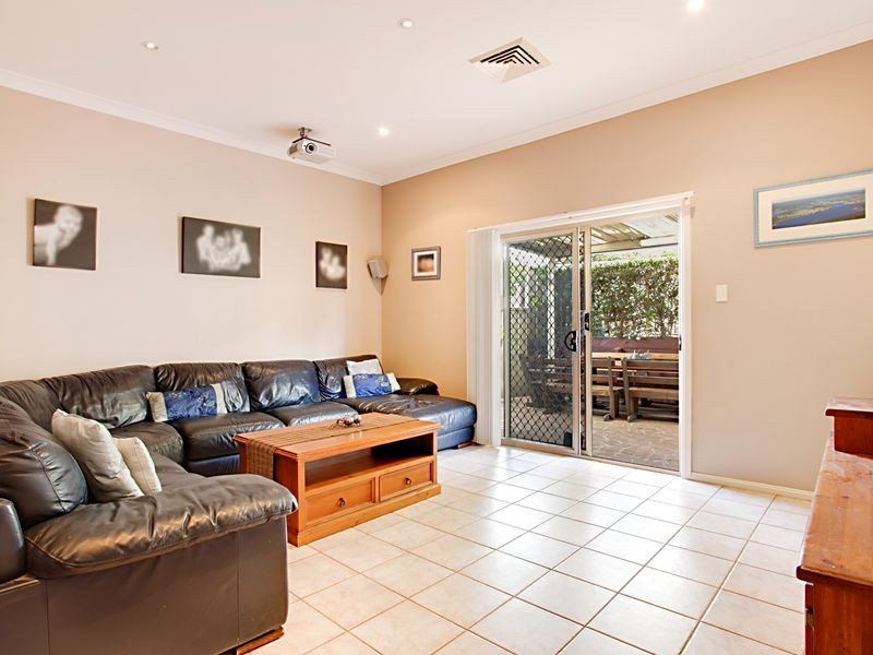28 Kurrajong Circuit, Mount Annan NSW 2567