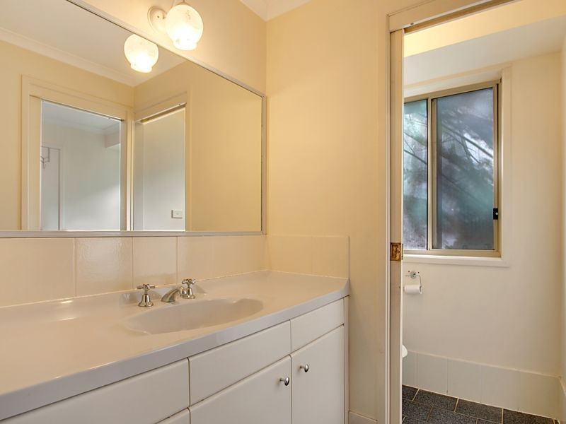 4 Severn Place, Kearns NSW 2558