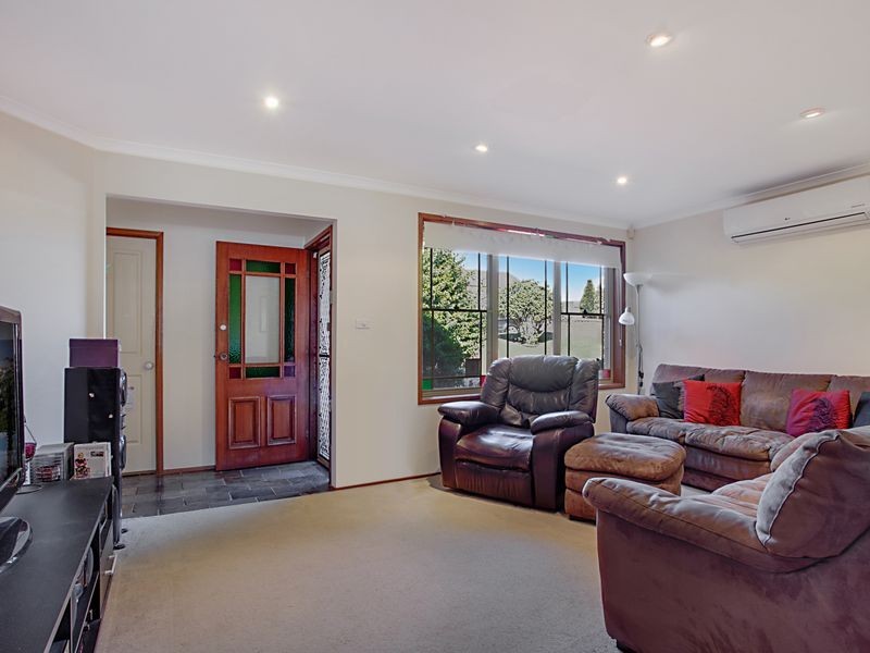 4 Severn Place, Kearns NSW 2558