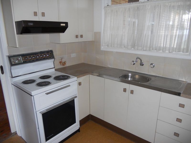 28 Elizabeth Macarthur Avenue, Camden South NSW 2570