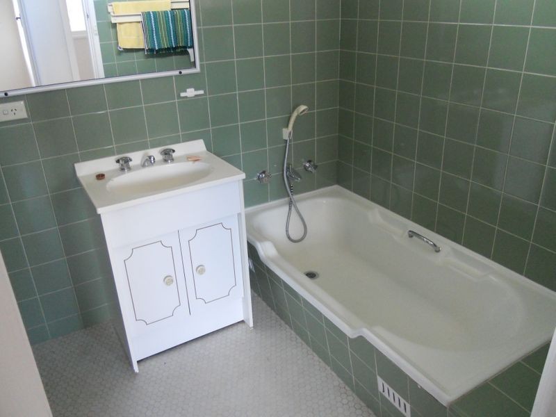 28 Elizabeth Macarthur Avenue, Camden South NSW 2570