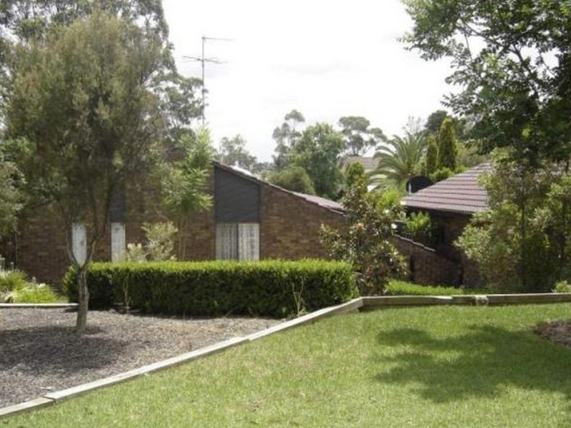 18 GRIFFITHS AVENUE, Camden South NSW 2570