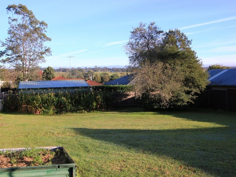 32 South Vanderville Street, The Oaks NSW 2570