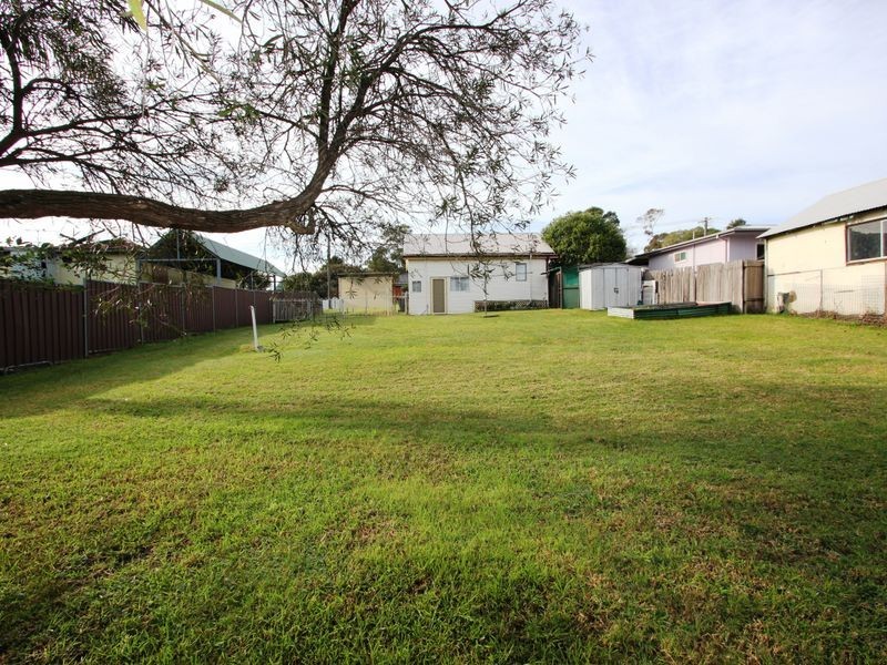 32 South Vanderville Street, The Oaks NSW 2570