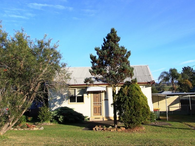 32 South Vanderville Street, The Oaks NSW 2570