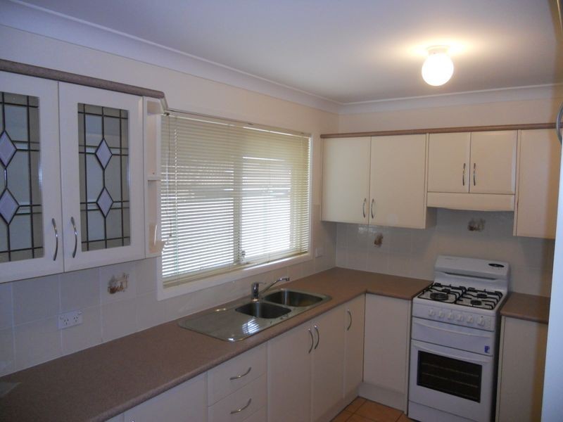 12 Briggs Place, St Helens Park NSW 2560