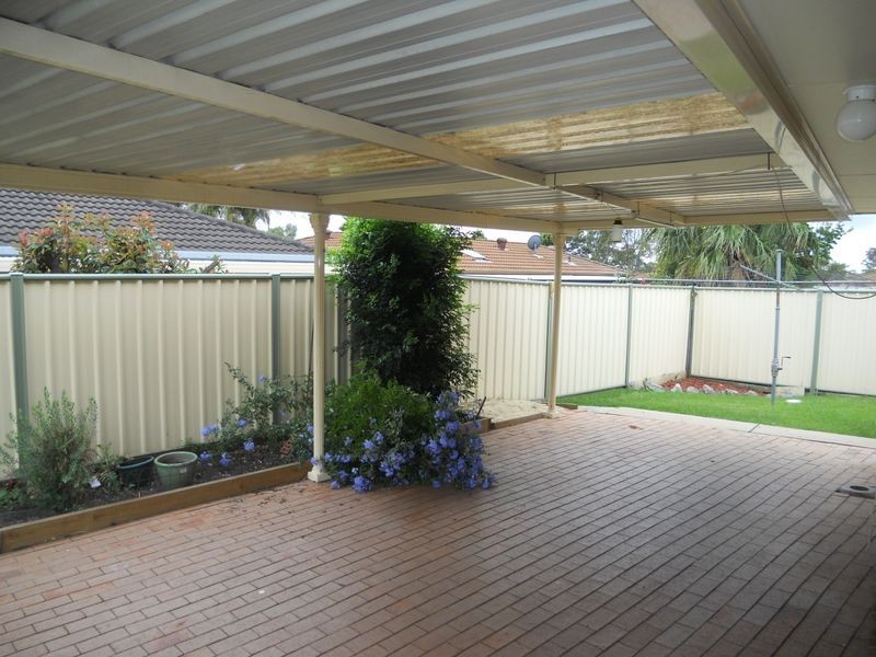 12 Briggs Place, St Helens Park NSW 2560