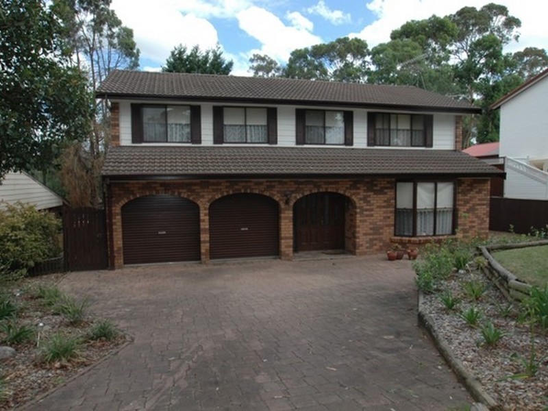 9 McCALL AVENUE, Camden South NSW 2570