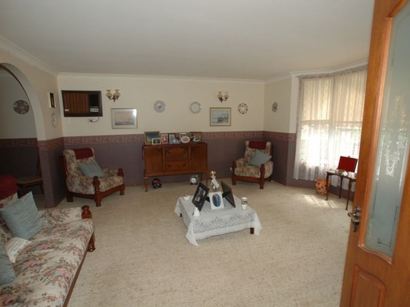 9 McCALL AVENUE, Camden South NSW 2570
