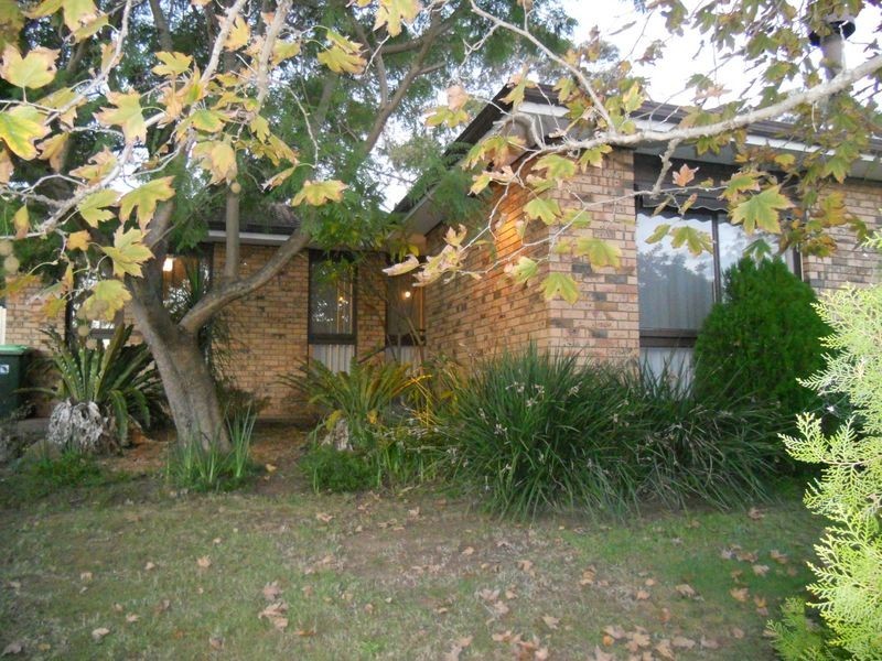 27 Thompson Place, Camden South NSW 2570