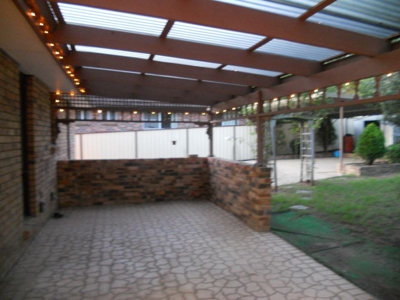 27 Thompson Place, Camden South NSW 2570