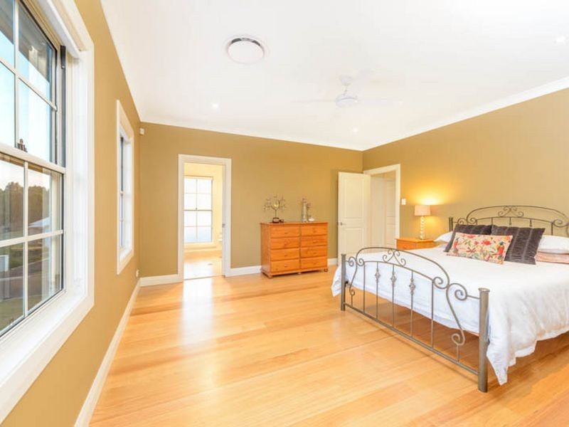 8 Yewens Circuit, Grasmere NSW 2570