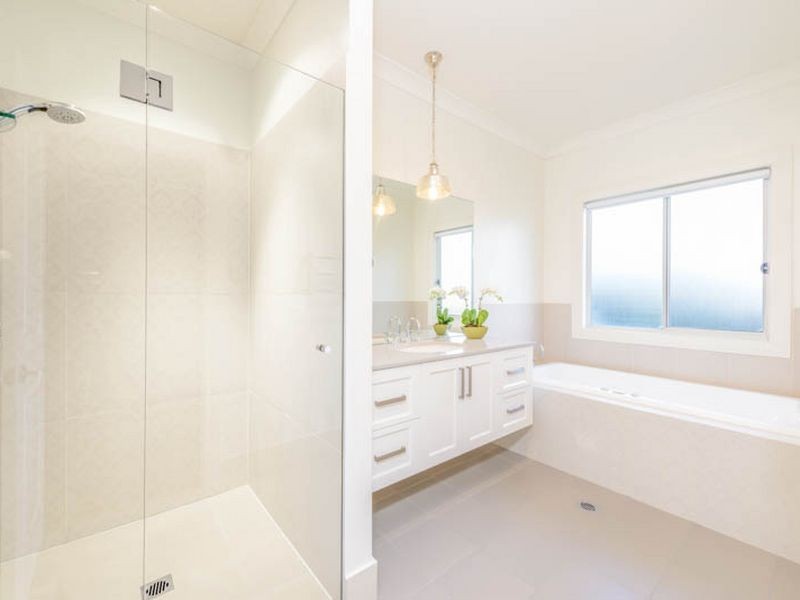 8 Yewens Circuit, Grasmere NSW 2570