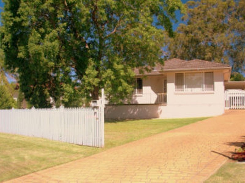 3 Elizabeth Macarthur Avenue, Camden South NSW 2570