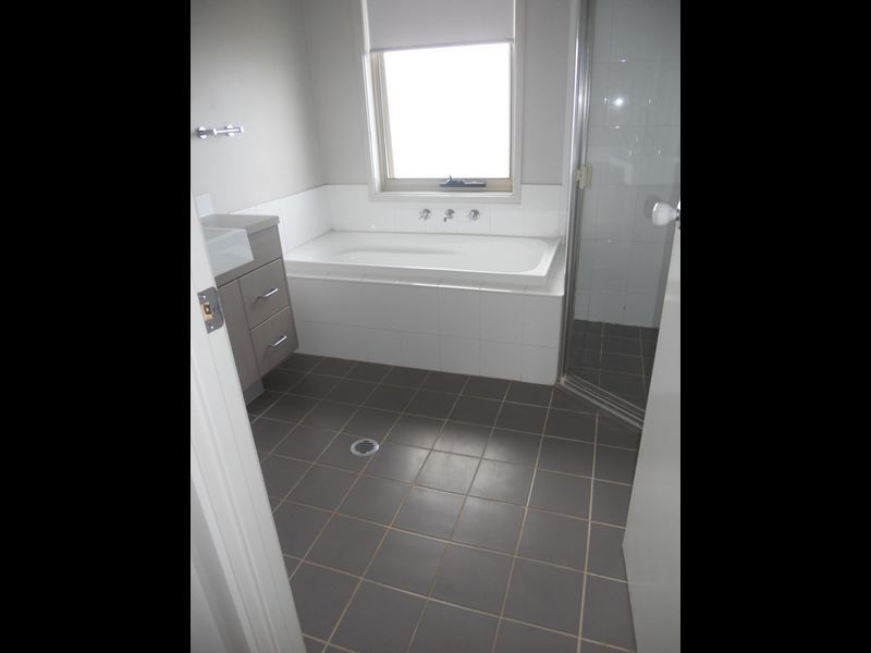 37 Irvine Street, Elderslie NSW 2570