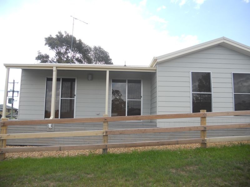 22 Russell Street, The Oaks NSW 2570