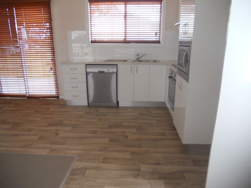 22 Russell Street, The Oaks NSW 2570