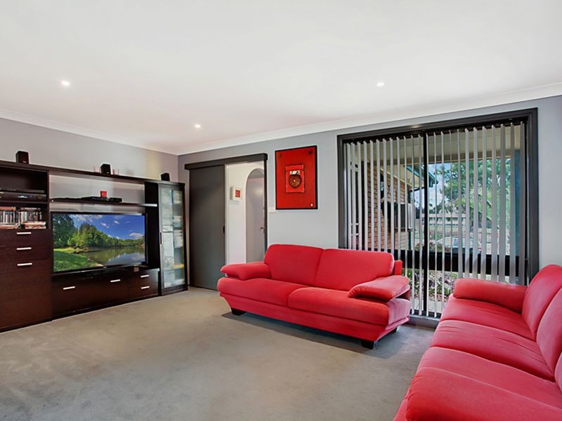 4 Aquamarine Drive, Eagle Vale NSW 2558