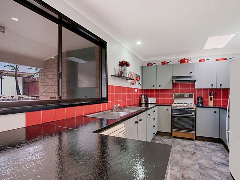 4 Aquamarine Drive, Eagle Vale NSW 2558