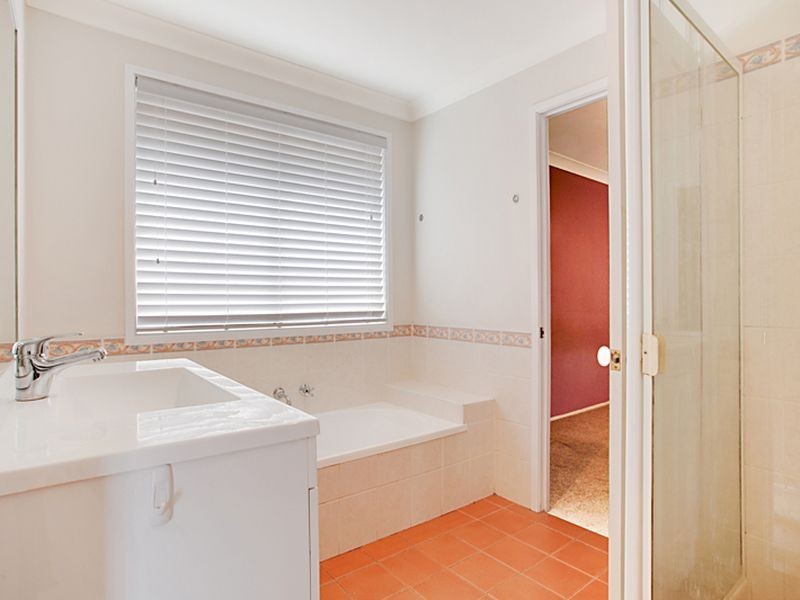 10 McLaughlin Circuit, Bradbury NSW 2560