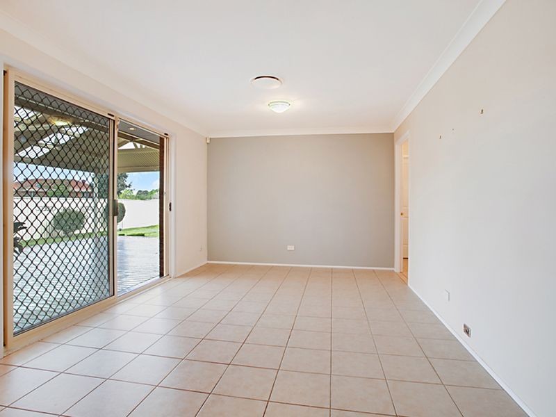 10 McLaughlin Circuit, Bradbury NSW 2560