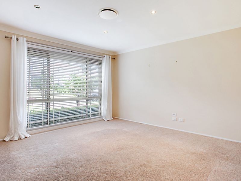 10 McLaughlin Circuit, Bradbury NSW 2560