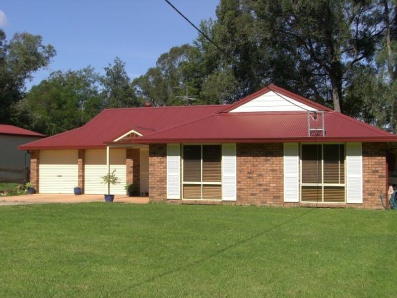 15 YALLAH STREET, Belimbla Park NSW 2570