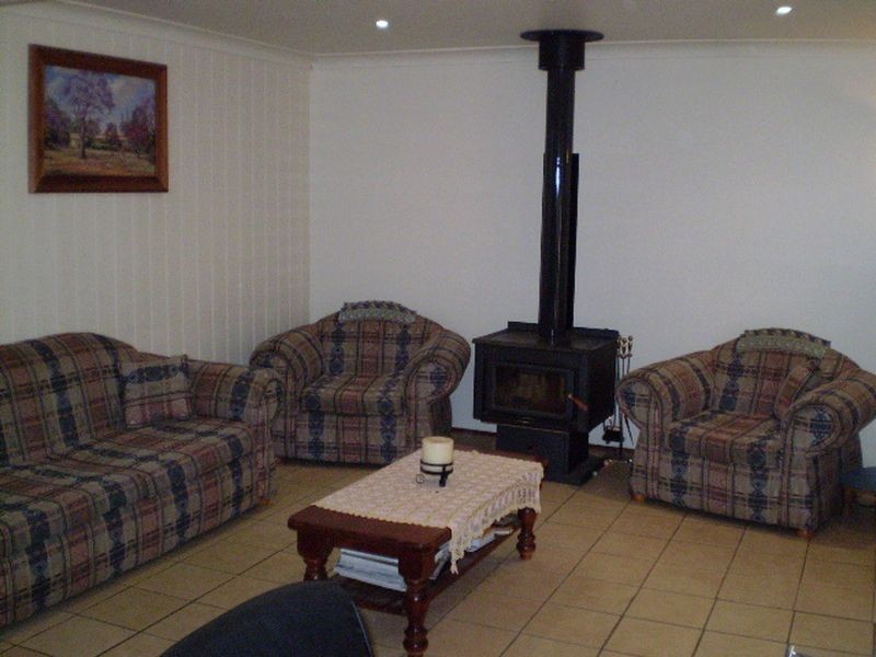 15 YALLAH STREET, Belimbla Park NSW 2570