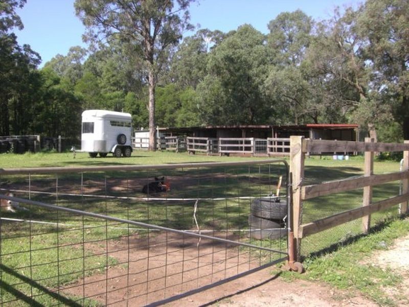 15 YALLAH STREET, Belimbla Park NSW 2570