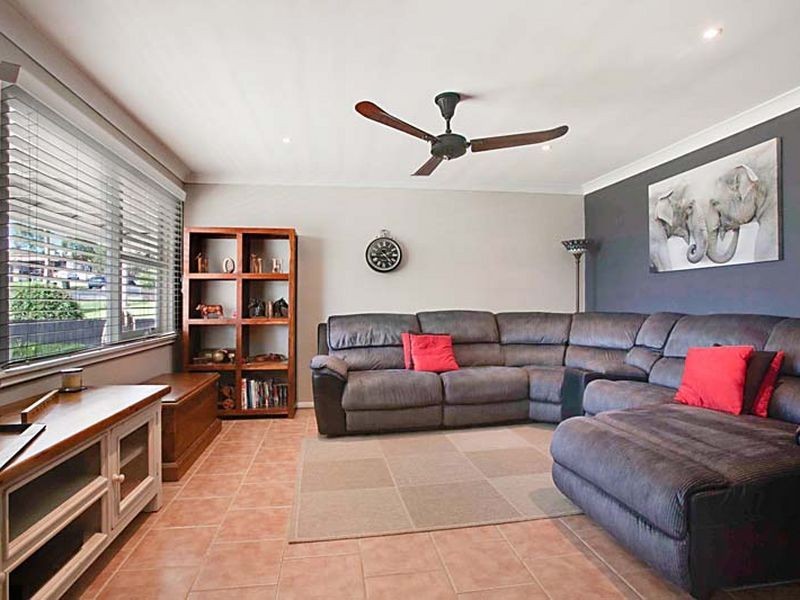 22 Burragorang Street, The Oaks NSW 2570