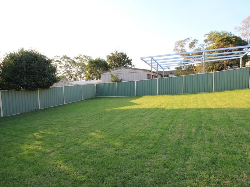 3 Maple Avenue, The Oaks NSW 2570