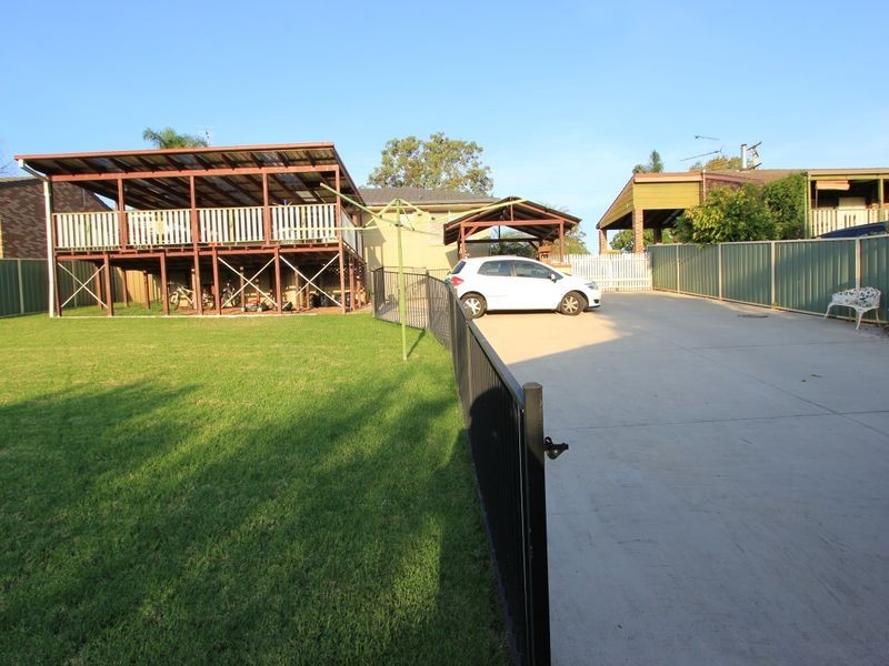 3 Maple Avenue, The Oaks NSW 2570