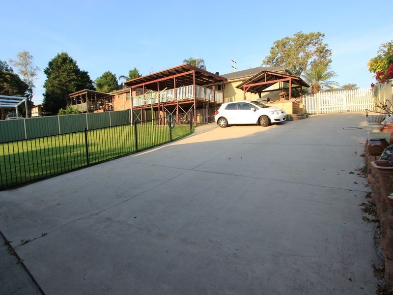 3 Maple Avenue, The Oaks NSW 2570