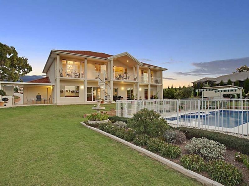 62 The Old Oaks Road, Grasmere NSW 2570