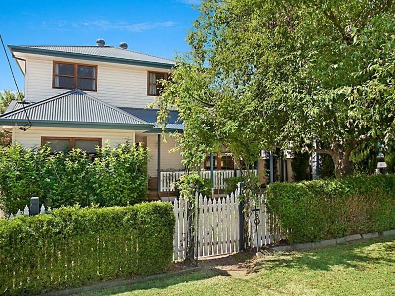 6 Church Street, Elderslie NSW 2570