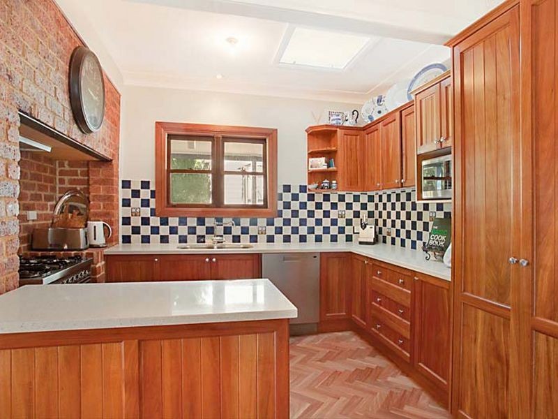 6 Church Street, Elderslie NSW 2570