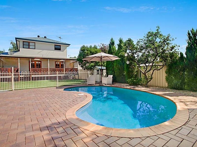 6 Church Street, Elderslie NSW 2570