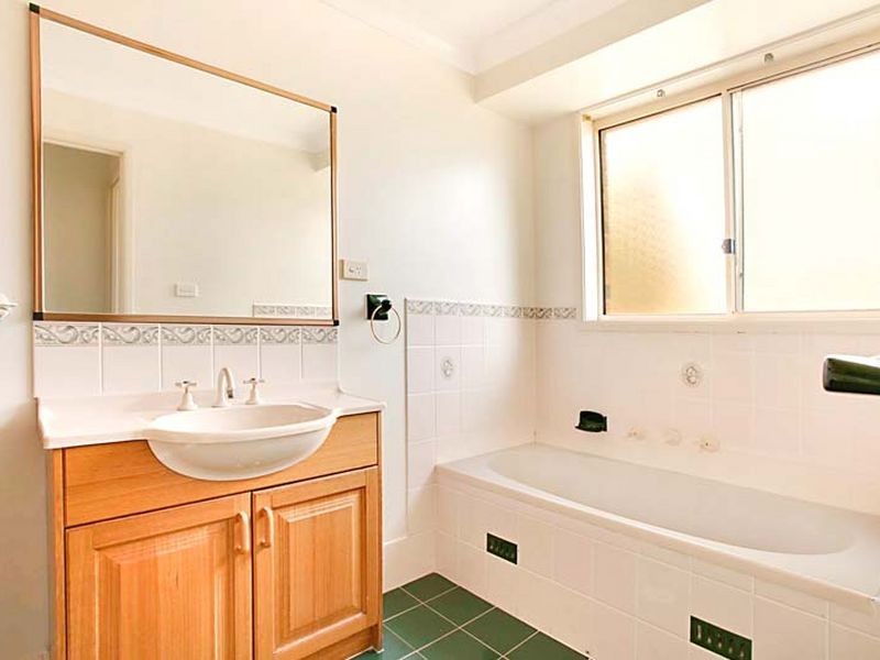 18 Stephenson Place, Currans Hill NSW 2567