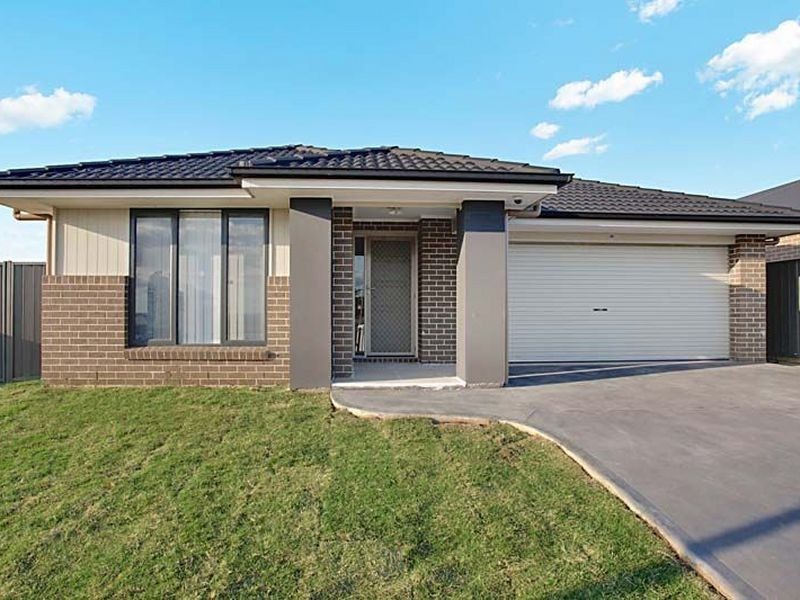 5 Rosella Cct, Gregory Hills NSW 2557