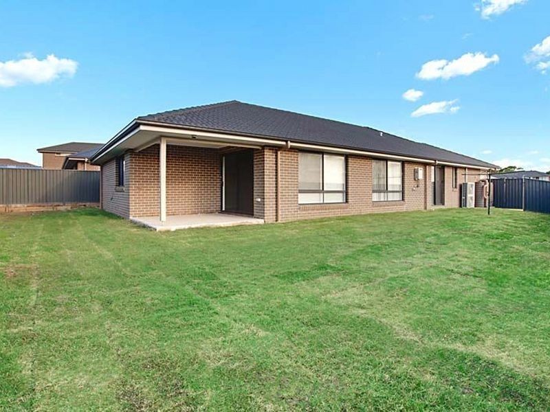5 Rosella Cct, Gregory Hills NSW 2557