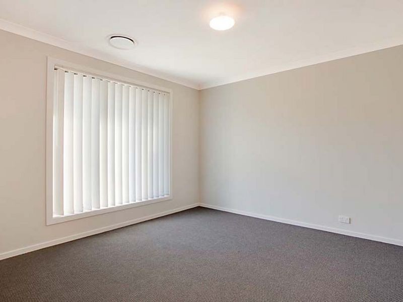 5 Rosella Cct, Gregory Hills NSW 2557