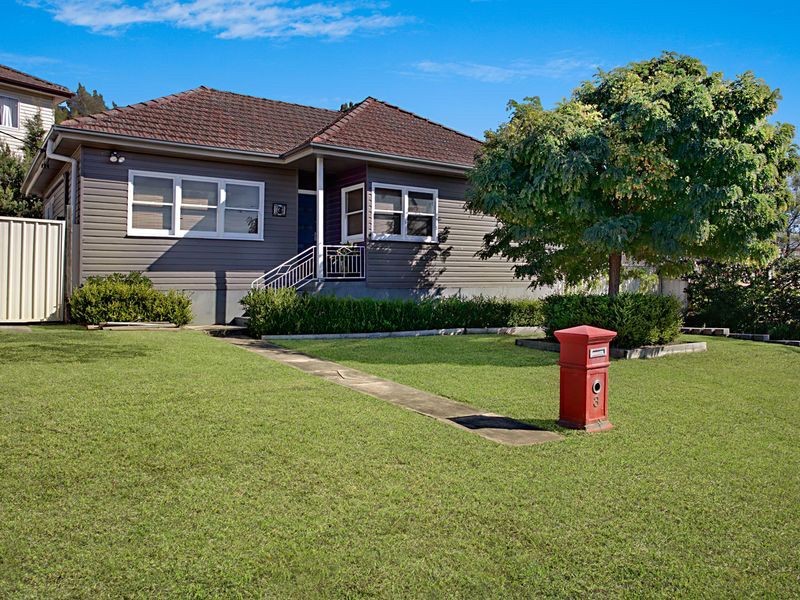 3 Hilltop Crescent, Campbelltown NSW 2560