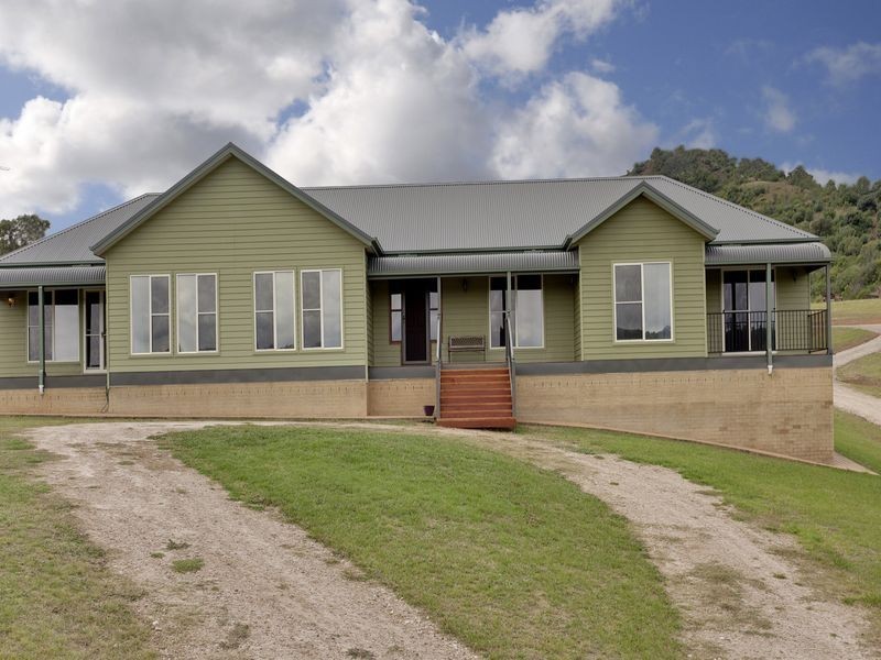 109 Calf Farm Road, Mount Hunter NSW 2570