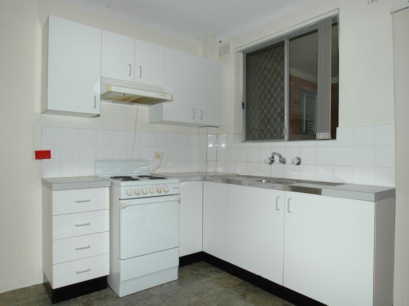 3/102 Dumaresq Street, Campbelltown NSW 2560