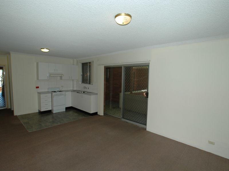 3/102 Dumaresq Street, Campbelltown NSW 2560